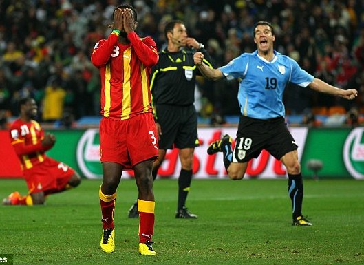 Gyan-misses-the-penalty.jpg